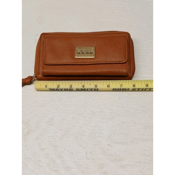 Kenneth Cole Reaction Brown Durable Fashion Leather Cheetah Print Zip Wallet - Picture 4 of 4